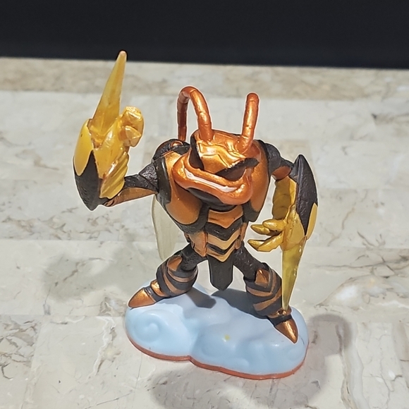 Skylanders Giants Swarm Bug Bee Wasp Figure Air Element Activision - Picture 1 of 5